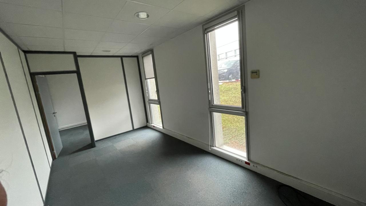 Bureau Tours 78m² Location bureau Tours Indre-et-Loire OLBUR2427348 0